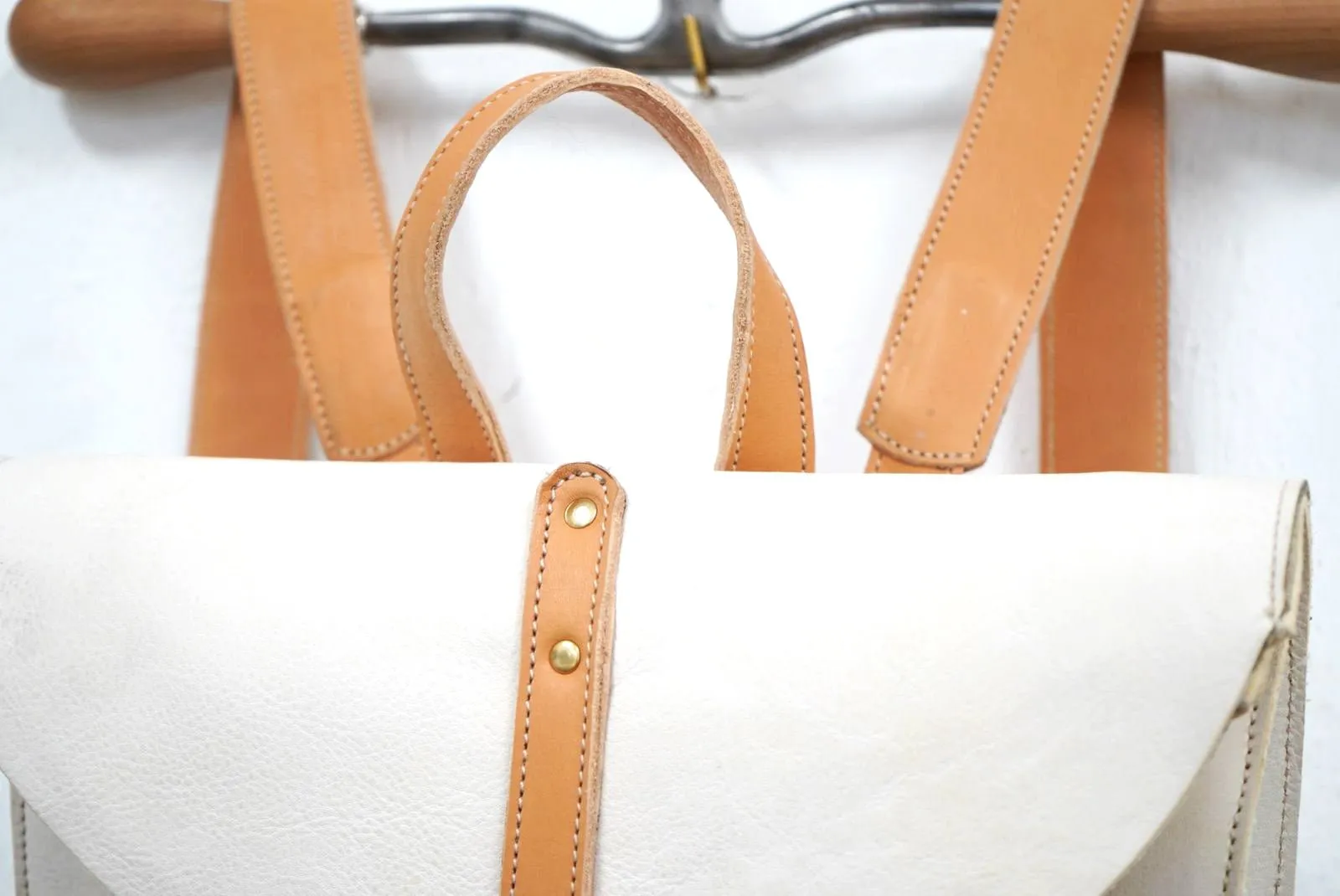 Back Briefcase Eco white