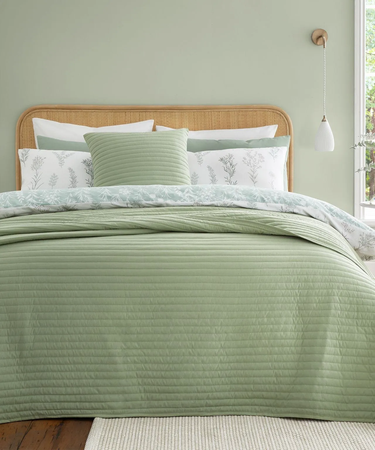 Quilted Lines Bedspread