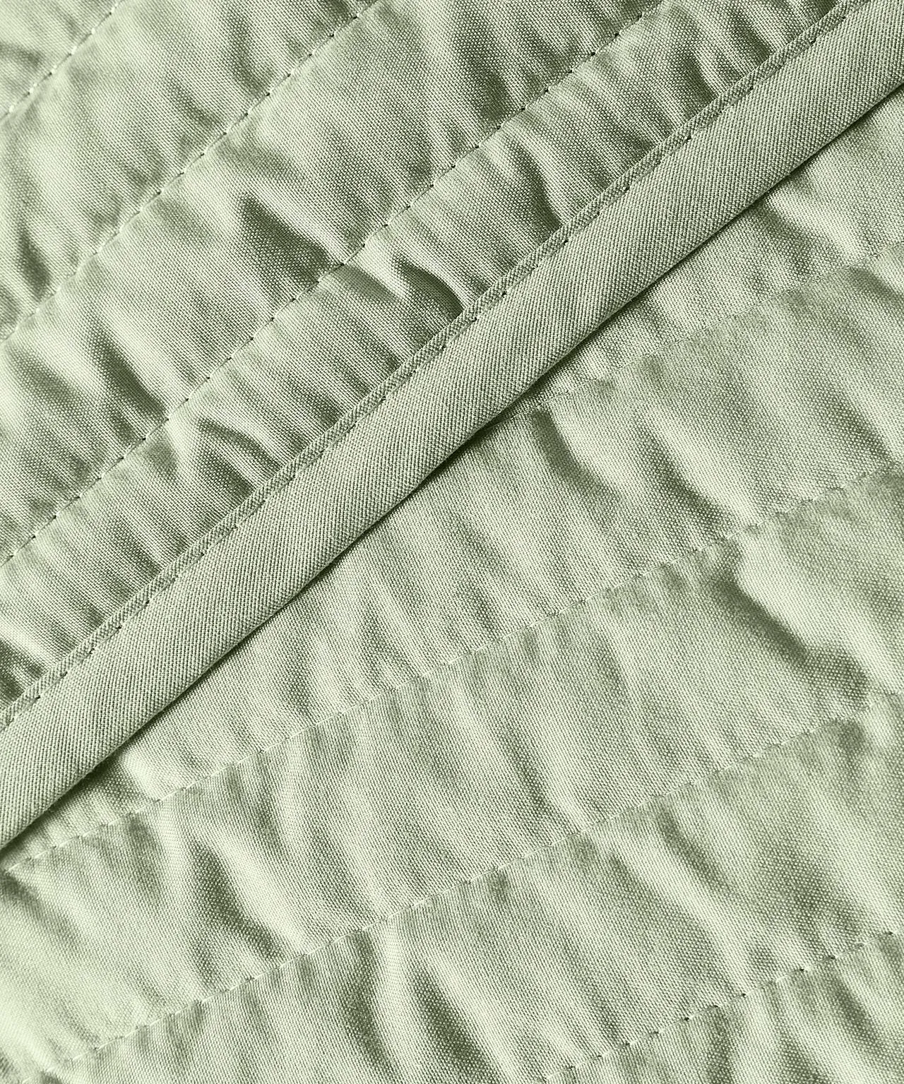 Quilted Lines Bedspread