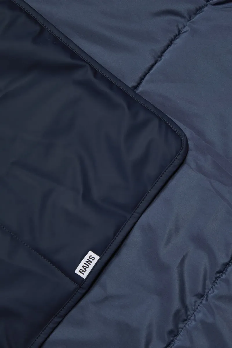 Rains Waterproof Quilted Packable Blanket (Navy)