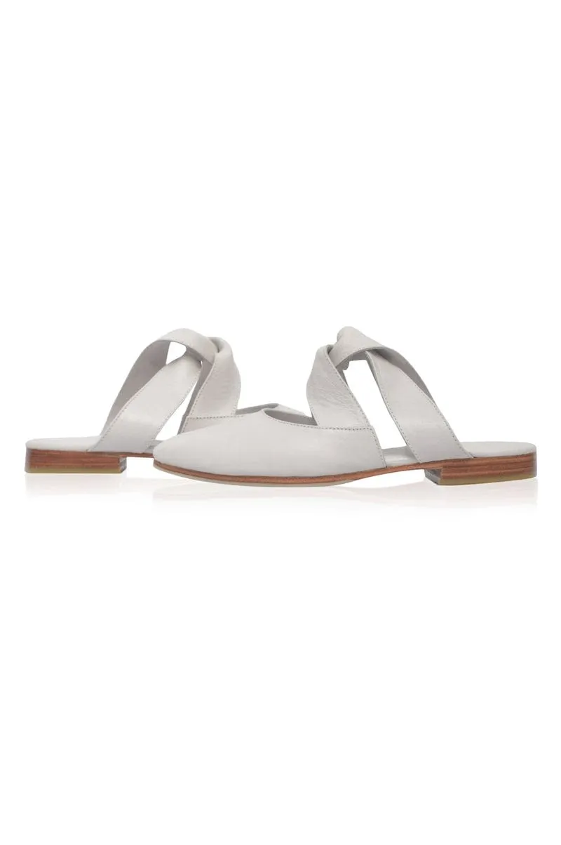 Taj Mahal Pointy Toe Mules in Pure White