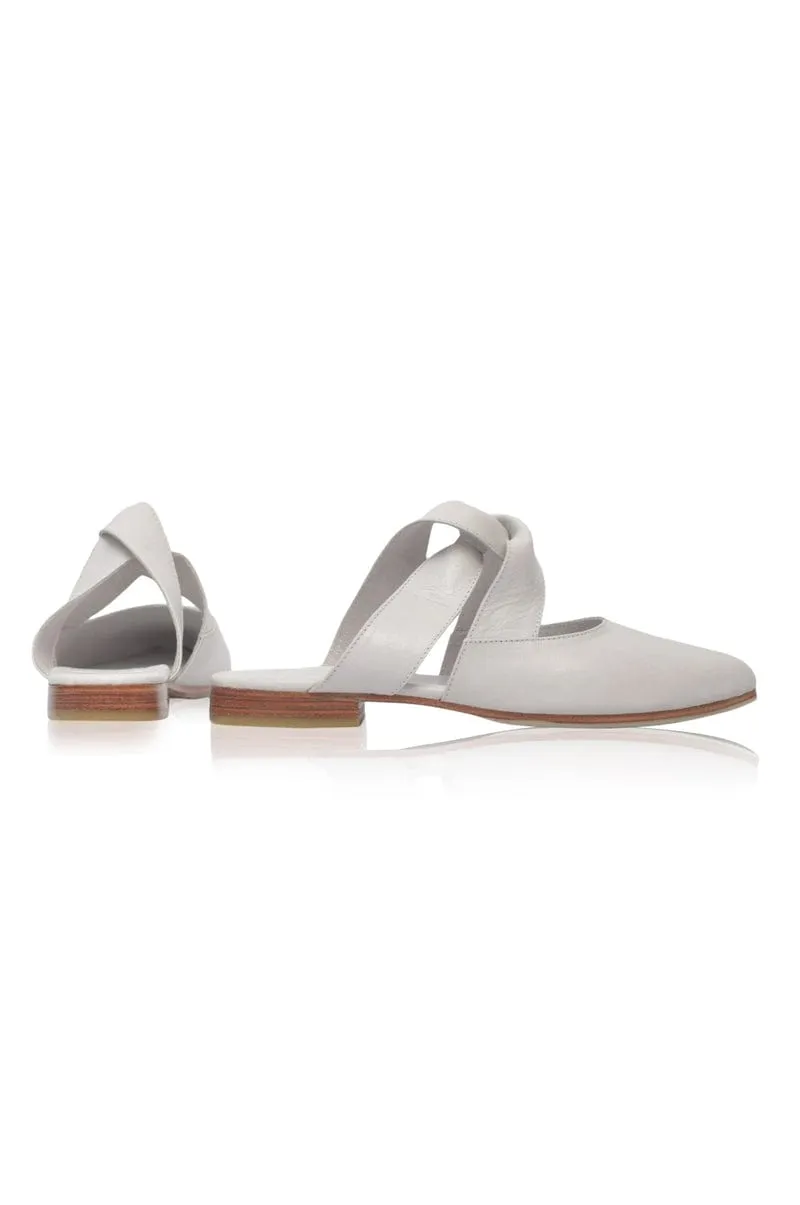 Taj Mahal Pointy Toe Mules in Pure White