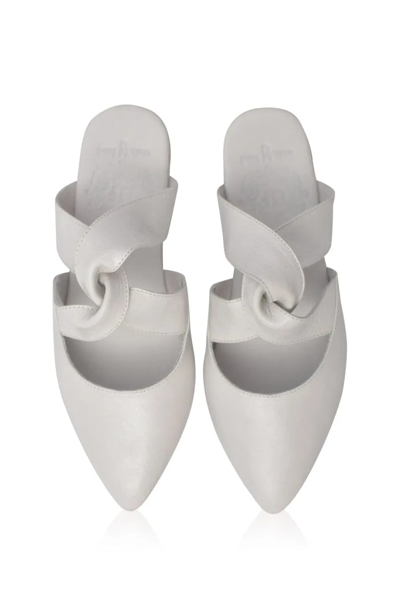 Taj Mahal Pointy Toe Mules in Pure White