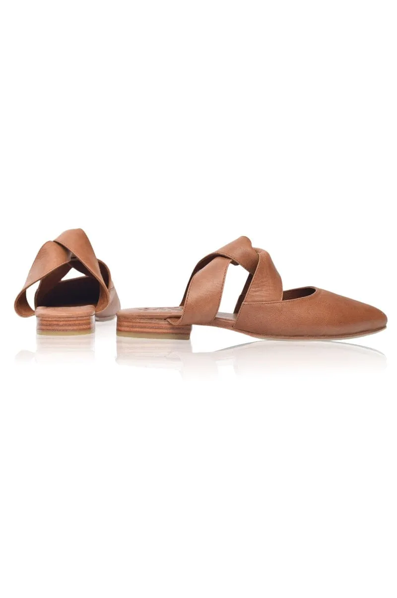 Taj Mahal Pointy Toe Mules in Vintage Camel