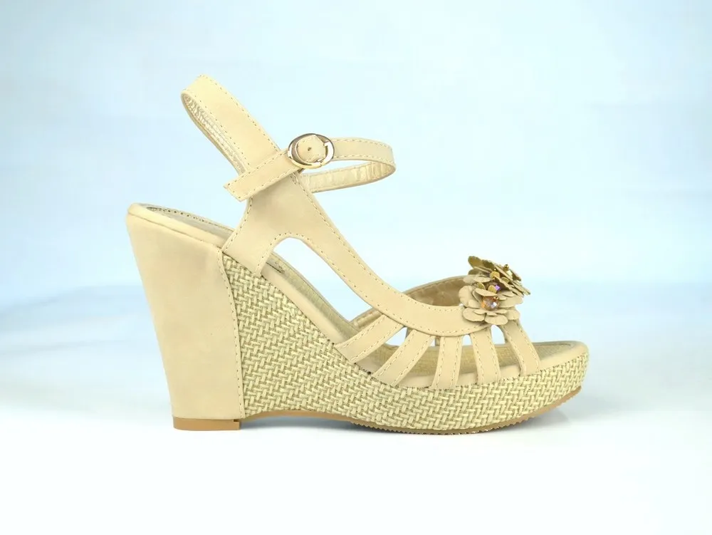 Wedge beige sandals