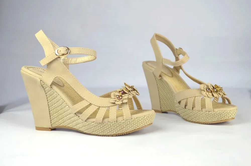 Wedge beige sandals