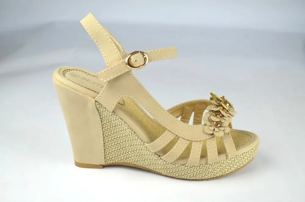 Wedge beige sandals