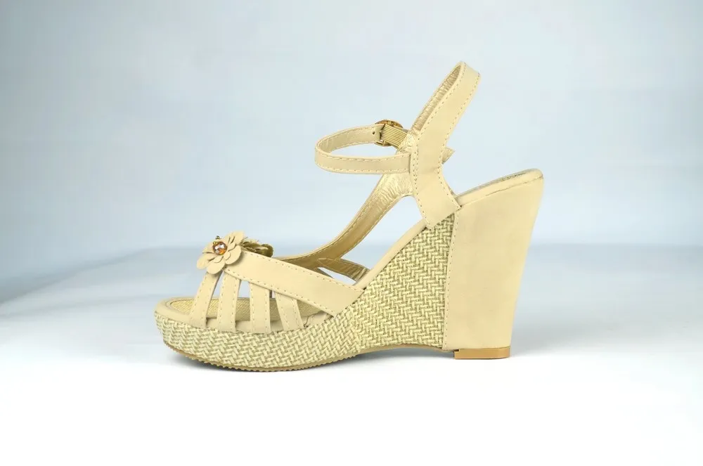 Wedge beige sandals